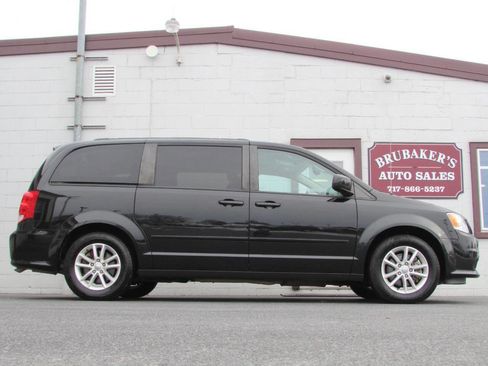 Used 2016 Dodge Grand Caravan SXT w/ UConnect Hands-Free Group image 1