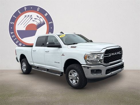 Used 2022 RAM 2500 Big Horn w/ Cold Weather Group image 2