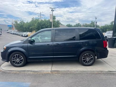 Used 2013 Dodge Grand Caravan SXT w/ UConnect Hands-Free Group FWD image 3