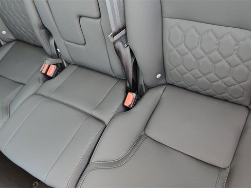 New 2026 Volvo XC90 B6 Plus w/ Protection Package Premier image 28