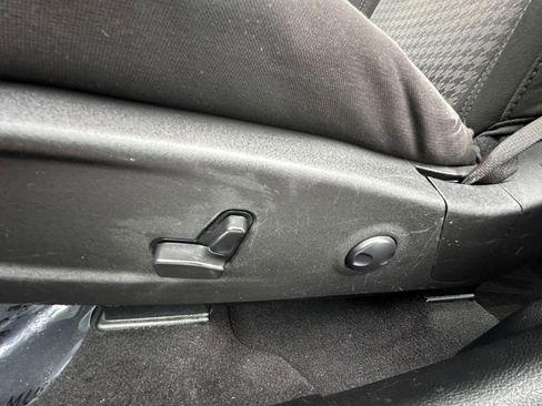 Used 2023 Dodge Charger SXT image 10