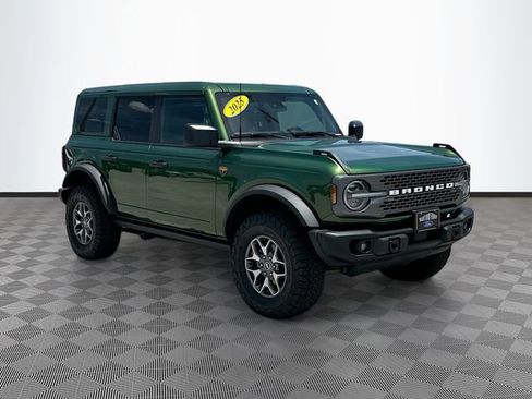 Used 2025 Ford Bronco Badlands AWD/4WD image 3