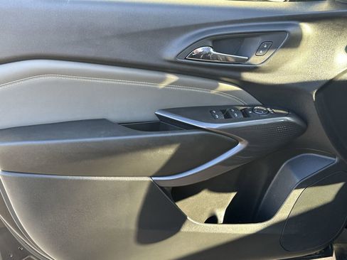 Certified 2025 Chevrolet Trax ACTIV w/ Sunroof Package image 14