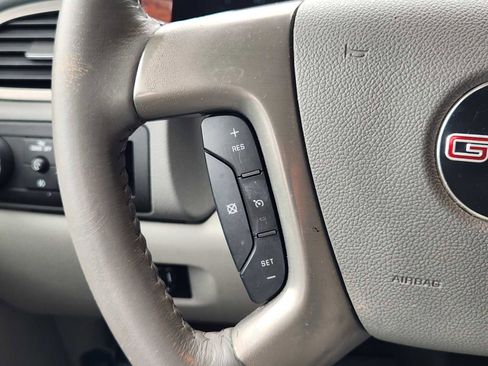 Used 2011 GMC Yukon SLT w/ SLT Chrome Package RWD image 27