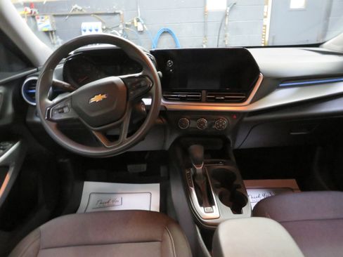 Used 2024 Chevrolet Trax LS image 10
