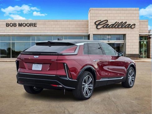 New 2025 Cadillac Lyriq Luxury image 5