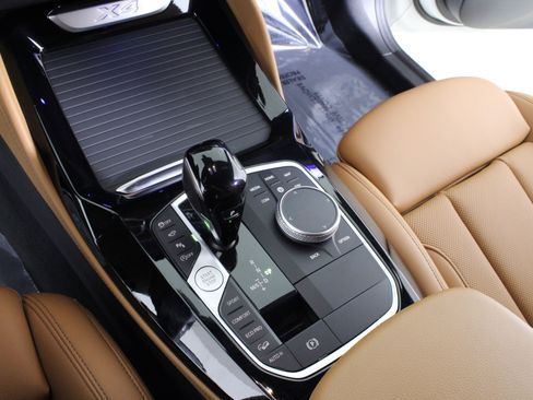 Used 2023 BMW X4 xDrive30i w/ Parking Assistance Package image 29