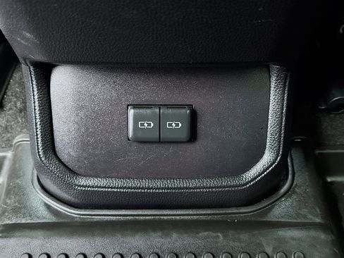 Used 2024 Toyota Highlander XSE image 17