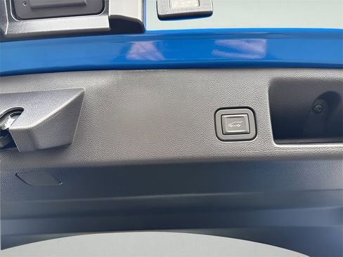 New 2026 Chevrolet Equinox EV LT image 16