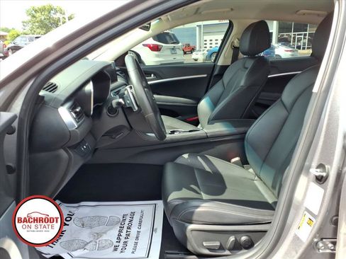 Used 2023 Genesis G70 2.0T AWD/4WD image 25