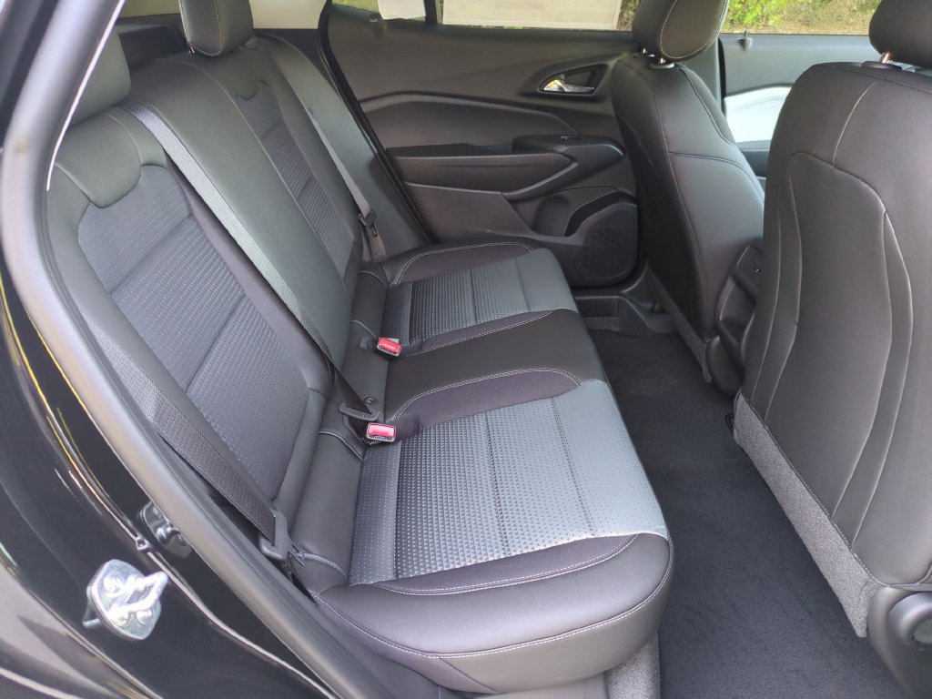 New 2026 Chevrolet Trax LT w/ LT Convenience Package FWD image 33
