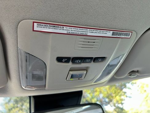 Used 2021 Toyota Corolla L FWD image 28