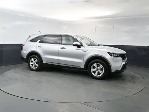 Certified 2022 Kia Sorento LX FWD image 7