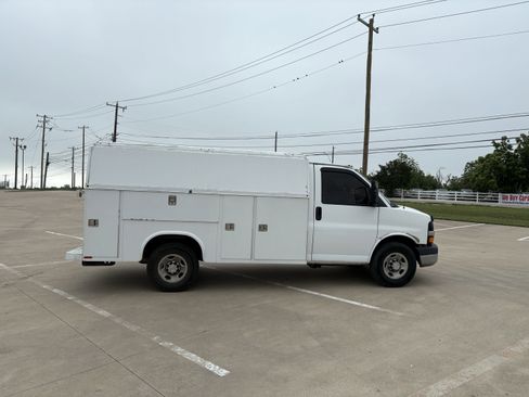 Used 2013 Chevrolet Express 3500 RWD image 4