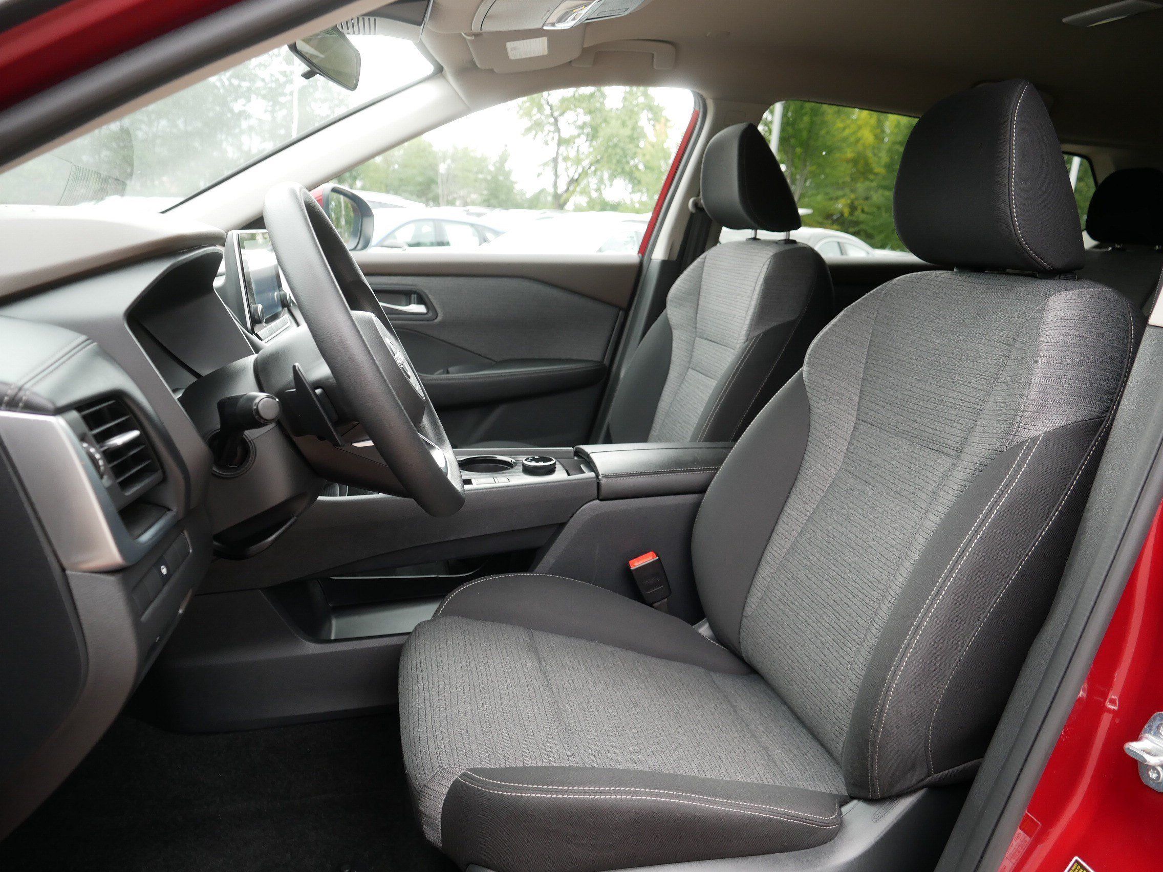 Certified 2023 Nissan Rogue SV AWD/4WD image 33