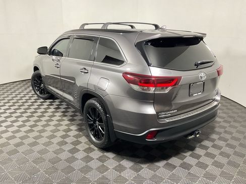 Used 2019 Toyota Highlander SE AWD/4WD image 15