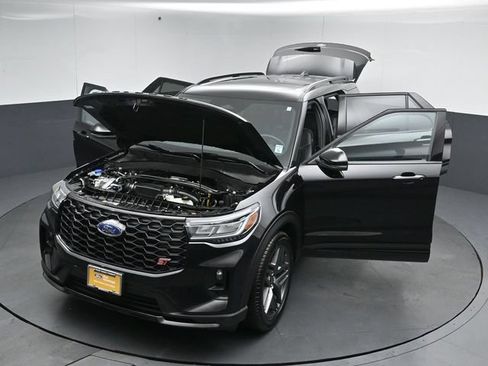 Certified 2025 Ford Explorer ST AWD/4WD image 57