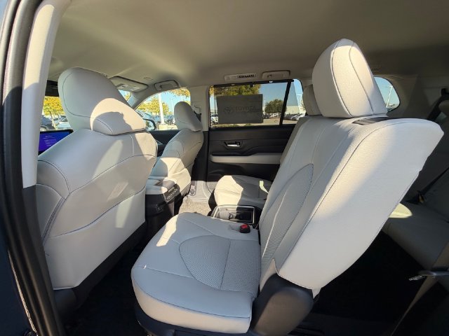 New 2026 Toyota Grand Highlander XLE FWD image 21