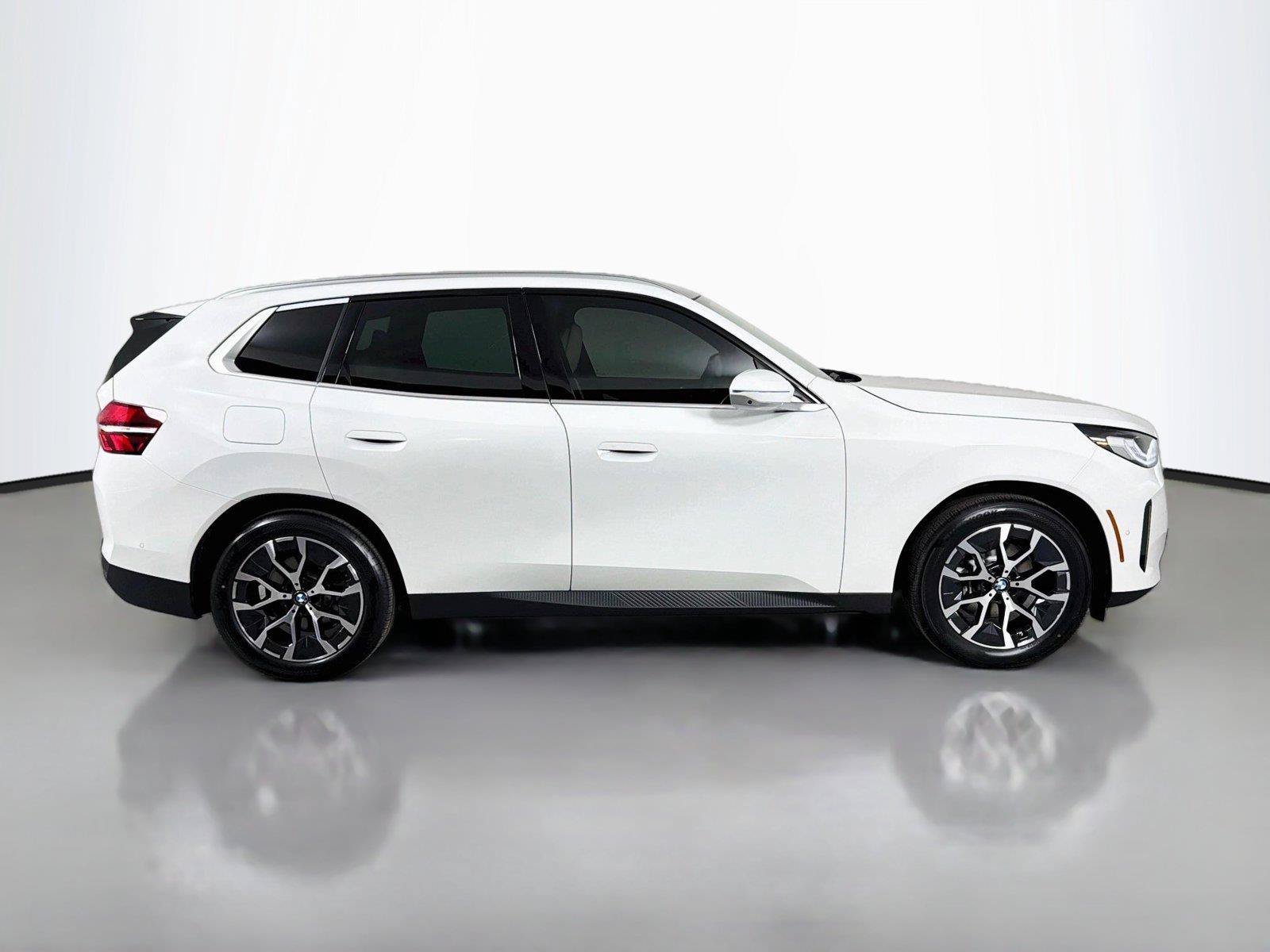 New 2026 BMW X3 xDrive30i w/ Premium Package AWD/4WD image 4