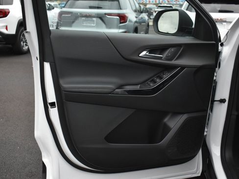 New 2026 Chevrolet Equinox LT w/ Safety and Technology Package image 12