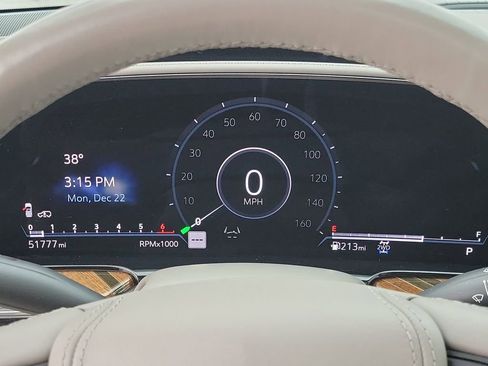 Certified 2022 Cadillac Escalade Premium Luxury Platinum image 30