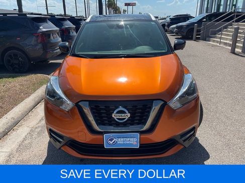 Used 2020 Nissan Kicks SR w/ SR Premium Package FWD image 2