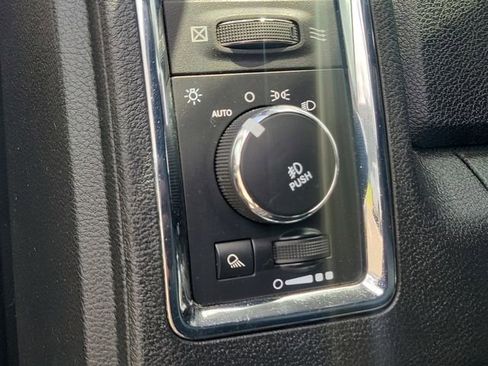 Used 2015 RAM 2500 Laramie w/ Convenience Group AWD/4WD image 23