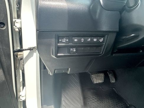 Used 2023 Toyota Tundra SR5 w/ SR5 Convenience Package AWD/4WD image 36