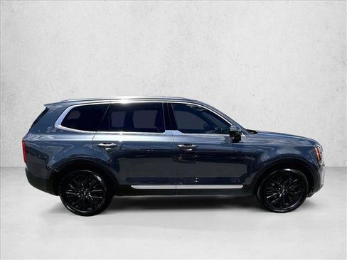 Used 2022 Kia Telluride SX w/ Towing Package FWD image 5
