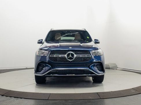 Used 2025 Mercedes-Benz GLE 450e 4MATIC image 2