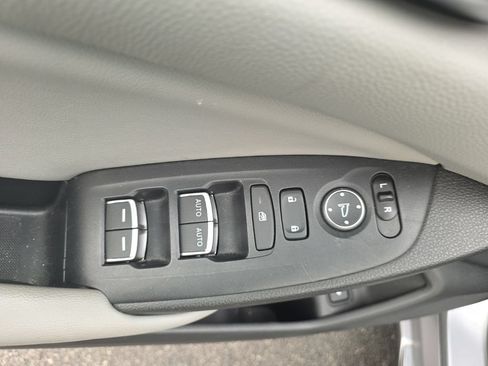 Used 2018 Honda Accord EX image 12