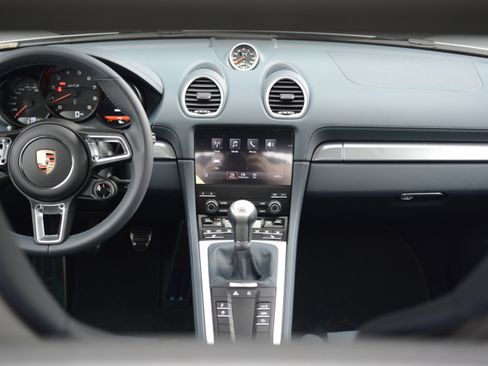 Certified 2025 Porsche 718 Cayman GTS RWD image 20