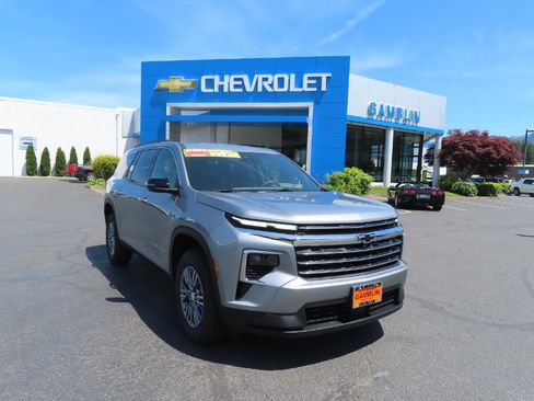 New 2025 Chevrolet Traverse LT w/ LPO, Illumination Package image 47