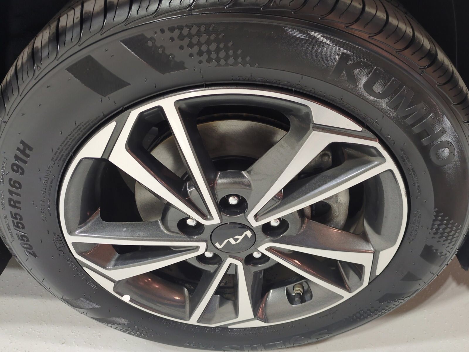 Certified 2024 Kia Forte LXS FWD image 9