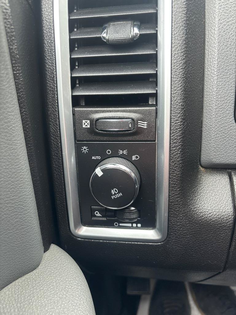 Used 2019 RAM 1500 Big Horn AWD/4WD image 19