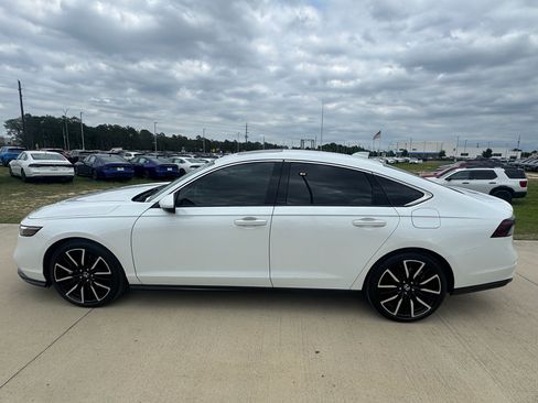 Certified 2023 Honda Accord Touring image 5