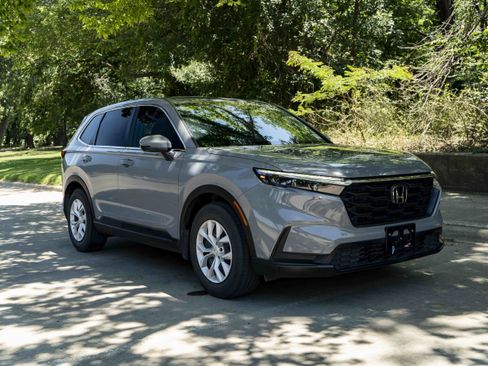Used 2025 Honda CR-V LX image 2
