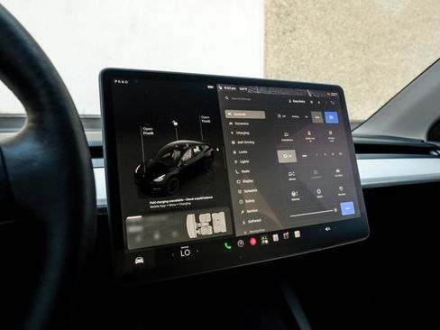 Used 2022 Tesla Model Y Performance AWD/4WD image 31