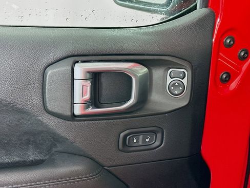 Certified 2022 Jeep Wrangler Unlimited Sahara image 28