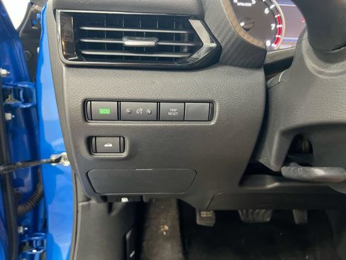Used 2025 Nissan Sentra SV FWD image 18
