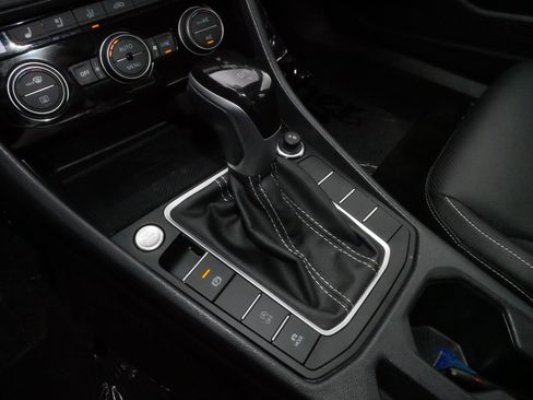 Certified 2024 Volkswagen Jetta SEL image 24