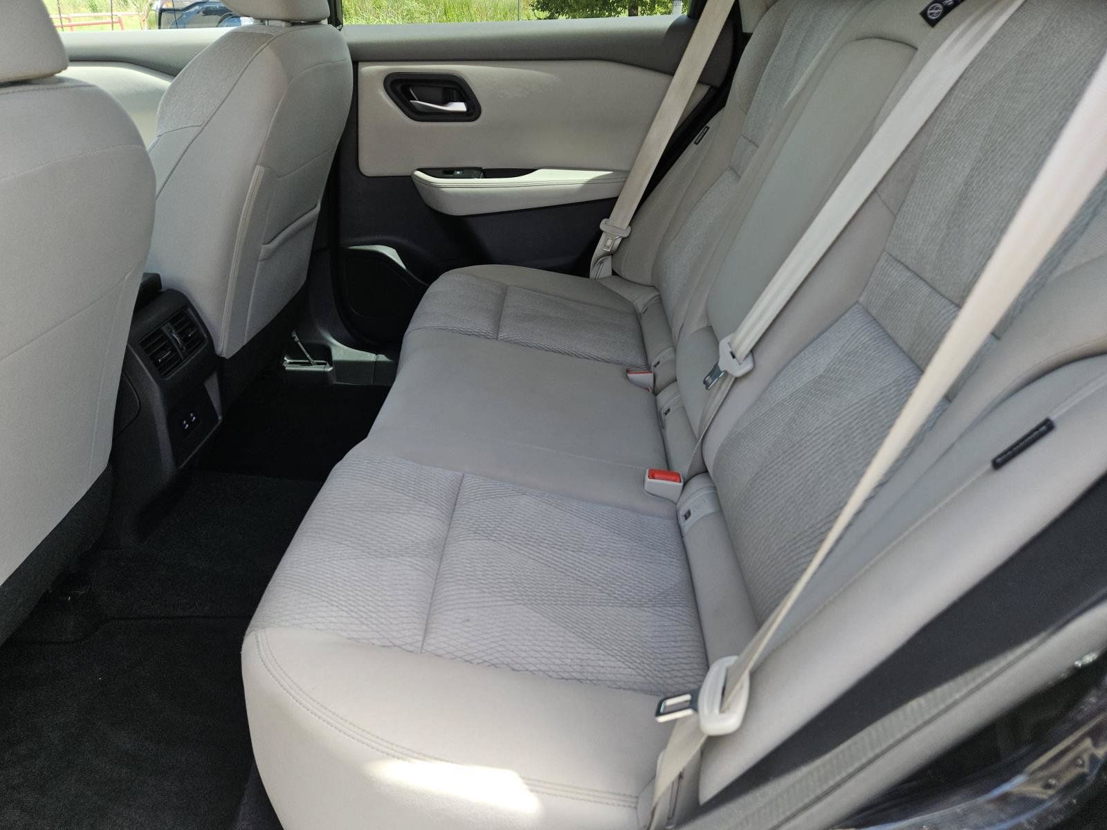 Used 2025 Nissan Rogue SV AWD/4WD image 28