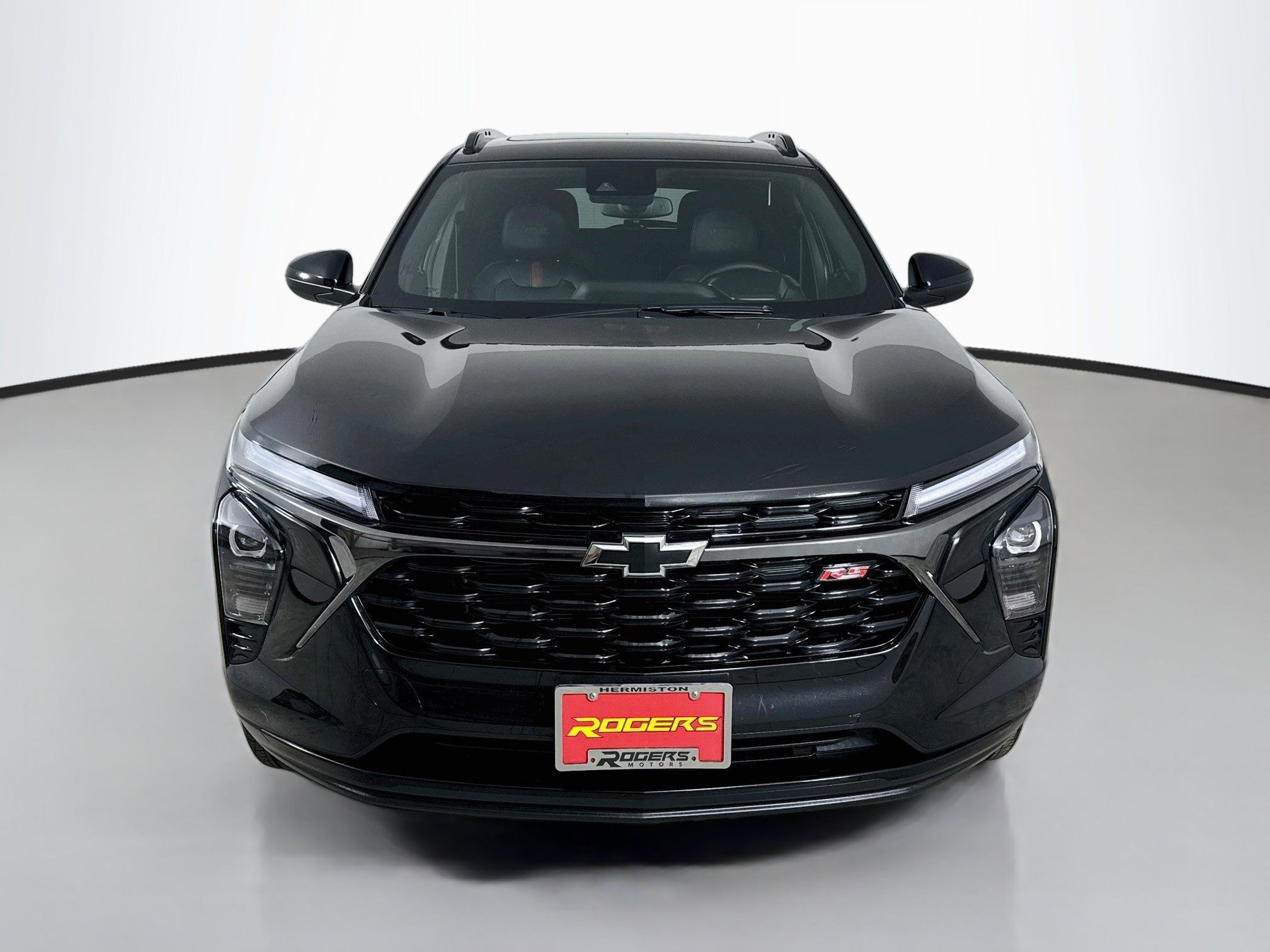 Used 2025 Chevrolet Trax RS w/ Sunroof Package FWD image 2
