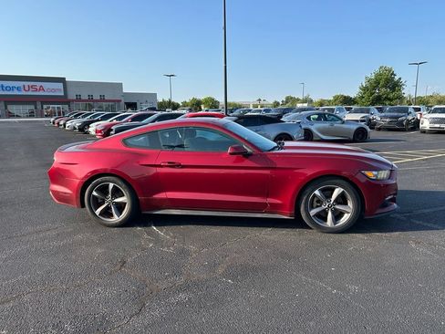 Used 2017 Ford Mustang Coupe RWD image 8