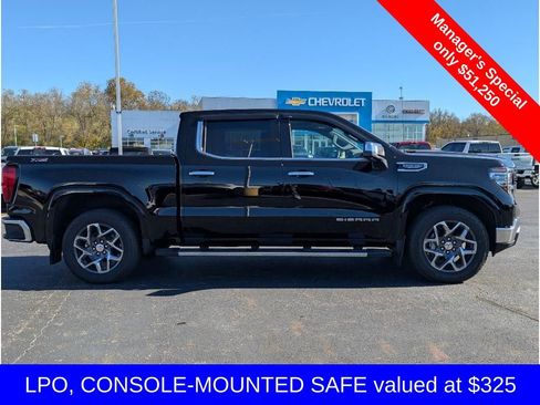 Used 2025 GMC Sierra 1500 SLT w/ SLT Premium Package image 9