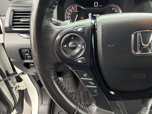 Used 2018 Honda Pilot Touring image 19