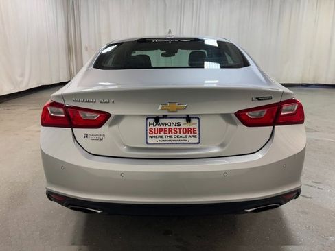 Used 2017 Chevrolet Malibu Premier w/ Driver Confidence Package image 5