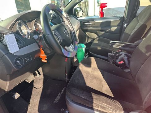 Used 2015 Dodge Grand Caravan SE w/ Quick Order Package 29E SE image 11