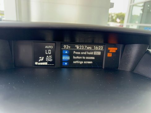Used 2017 Subaru Forester 2.5i Limited w/ Popular Package #2 AWD/4WD image 17