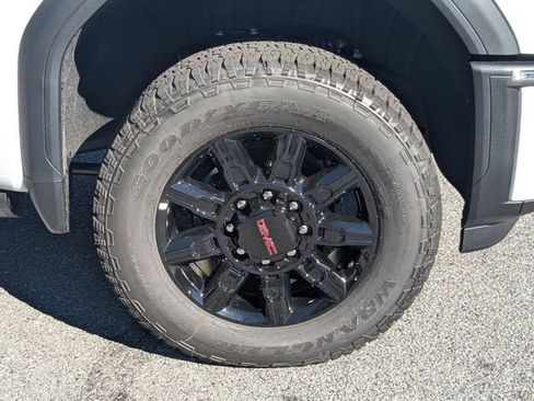 New 2026 GMC Sierra 2500 AT4 w/ AT4 Premium Plus Package image 12